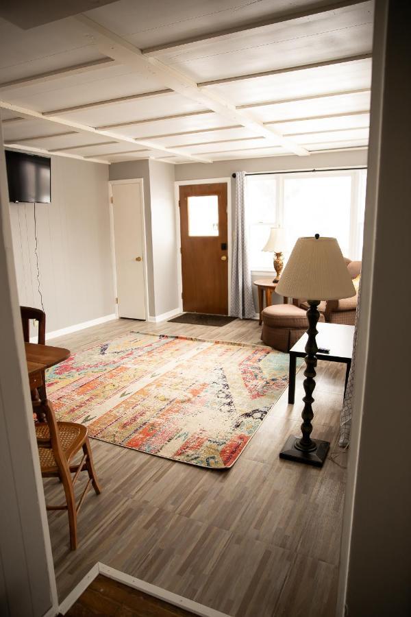 Apartment Rustic 2 Bedroom Boho Laramie